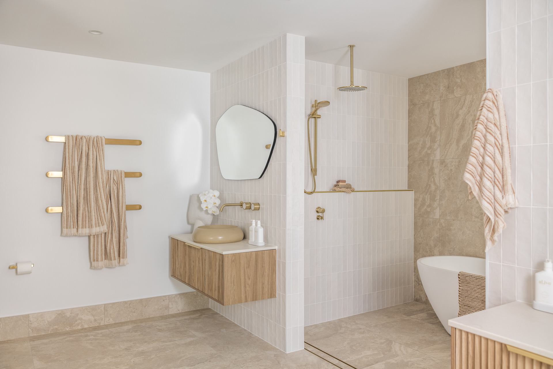 Master Ensuite Master Ensuite